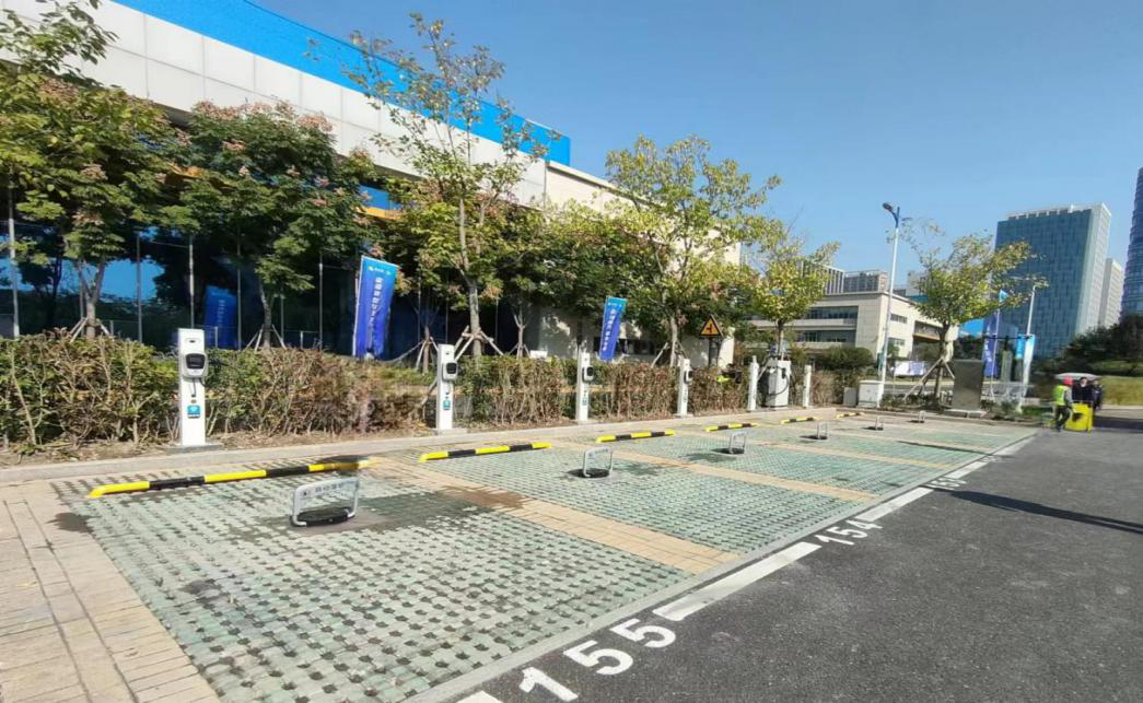 币游AG旗舰厅临平制造基地充电桩项目顺使用过完工验收并投入运营
